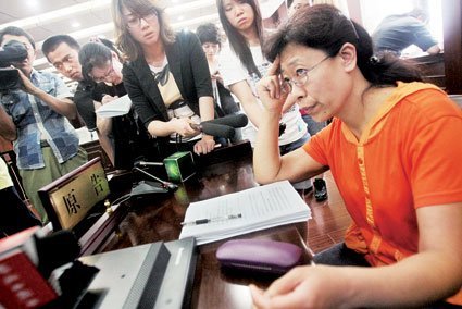 人質狀告銀行案續：質疑銀行顧錢不顧命(圖)