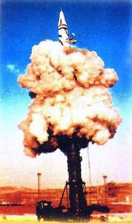 二炮東風21試射瞬間。