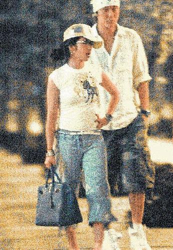 明星當(dāng)場被'捉奸'丑聞盤點(diǎn)：蕭亞軒遭男友驅(qū)趕圖