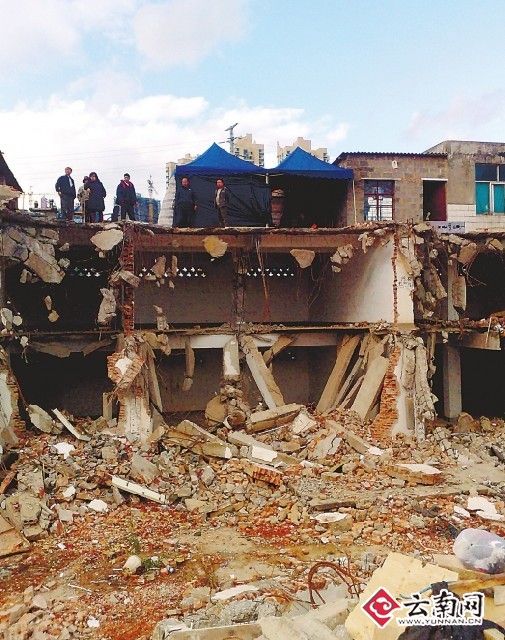 “喊上百親友站樓頂阻強拆”追蹤 拆遷現場又發沖突(圖)