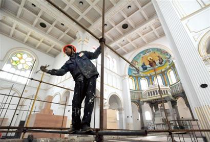 青島天主教堂首次內外大修 投1000萬歷時半年 青島天主教堂首次內外大修 投1000萬歷時半年