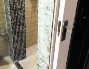 利海米蘭春天業主投訴 墻面發霉開裂