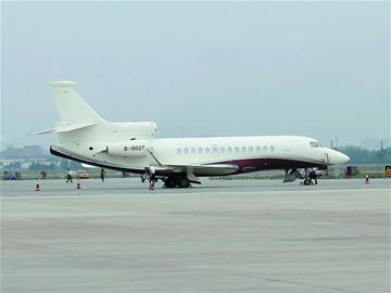 3億元私人飛機現青島 內部奢華堪比五星賓館