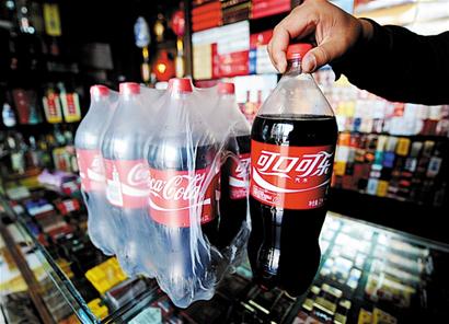 可口可樂陷致癌門4-MEI超標14倍 青島仍熱銷
