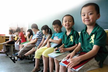 市內四區小學報名 學生現場秀才藝 市內四區小學報名 學生現場秀才藝