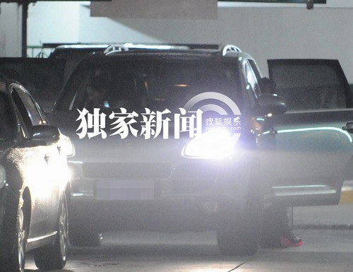 王學圻深夜駕車送范冰冰回家 大聲說笑似關系密切