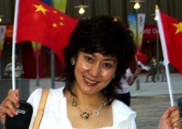 青島第一屆選美小姐美貌與氣質并重 噴發膠頂高音頭 青島第一屆選美小姐美貌與氣質并重 噴發膠頂高音頭