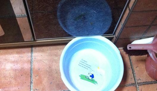 青島業主霸占樓頂逃生道上鎖 魯商藍岸國際變水簾洞