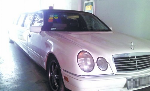 青島業內人士揭豪華加長婚車 實為報廢車改裝