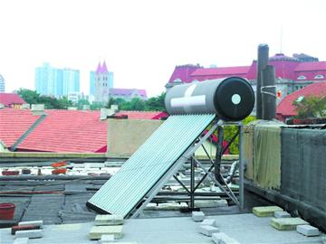 支架超期服役承受不住強風太陽能