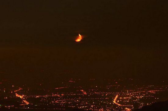 七夕前嶗山頻現日月奇觀 當地人稱祥瑞當空