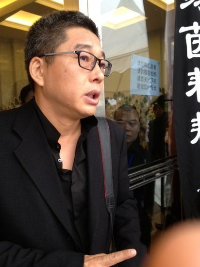 陶偉追悼會趙文卓等送行 前妻呂麗萍未現身