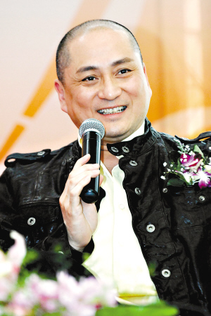 湯鎮業與前妻所生三個兒女曝光 女兒美貌兒子帥氣