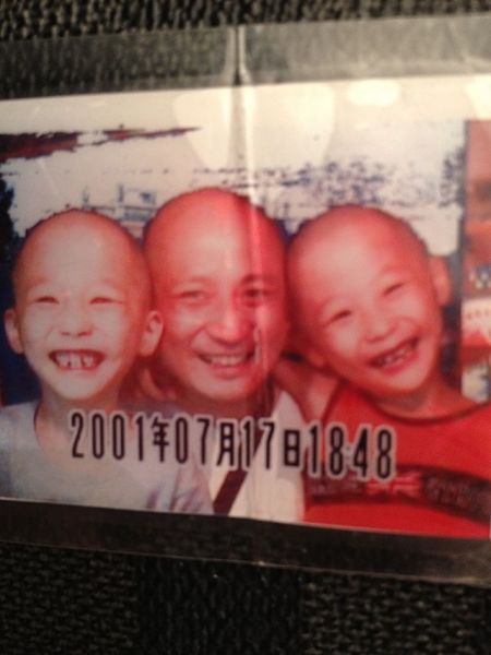 湯鎮業與前妻所生三個兒女曝光 女兒美貌兒子帥氣