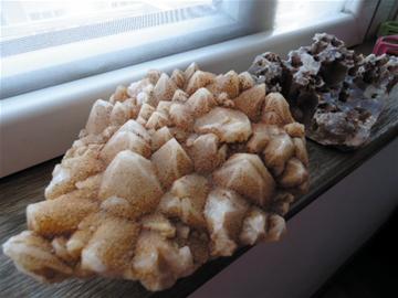 山村上演“瘋狂的石頭”界石被“挖”賣了50萬(wàn)