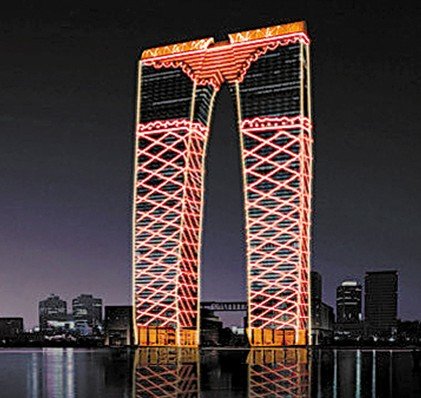 蘇州秋褲門官方稱沒文化看不懂 網(wǎng)友P圖回攻