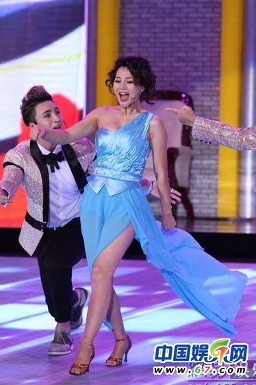 金鷹節開幕 劉詩詩如女神阿朵露半乳勁舞孫楊賣萌