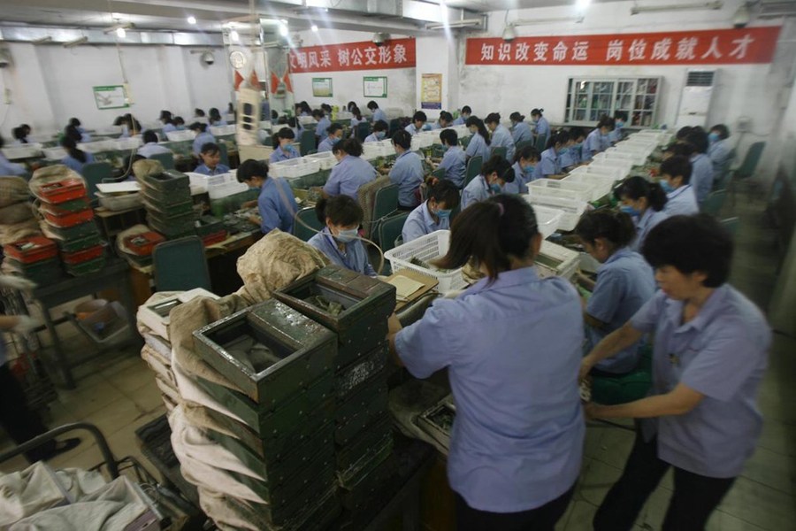 青島每年花千萬清點(diǎn)公交零錢 揭秘點(diǎn)錢過程