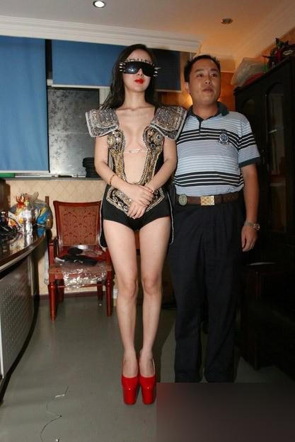 直擊干露露后臺大尺度換裝