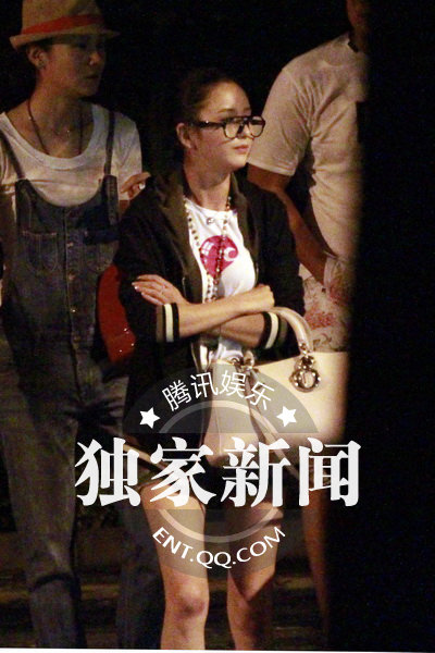 陳思成撇女友獨自會友 佟麗婭素顏變化大臉部發腫