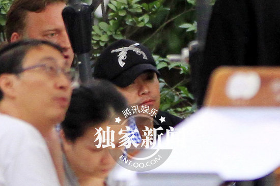 陳思成撇女友獨自會友 佟麗婭素顏變化大臉部發腫