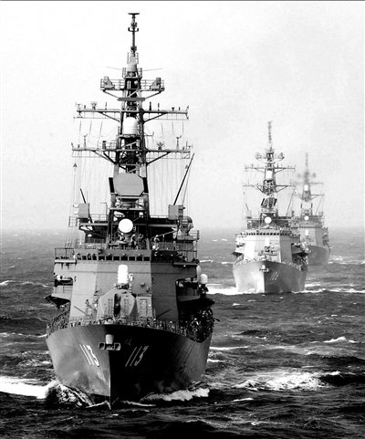 日本海上自衛隊在執行任務