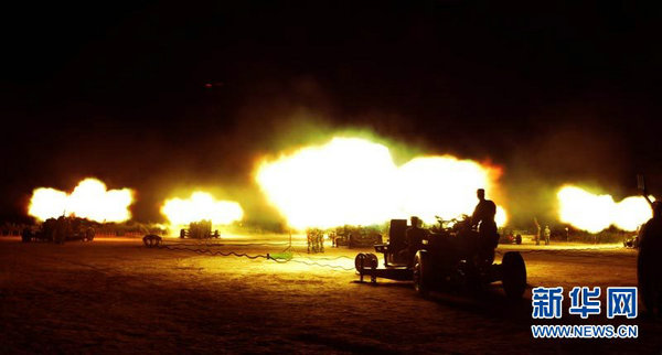 南京軍區部隊夜間實射 司令員親自上陣指導