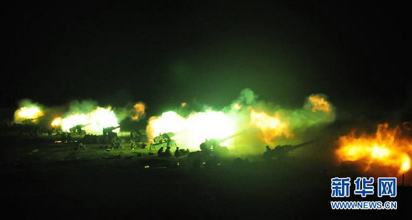 南京軍區部隊夜間實射 司令員親自上陣指導