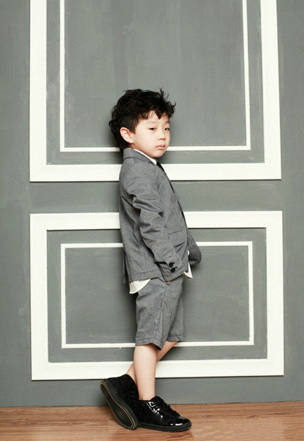 華少5歲兒子生活照曝光 妻子是我愛記歌詞編導