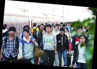 黃金周200萬輛車進出青島 今起高速公路恢復收費 黃金周200萬輛車進出青島 今起高速公路恢復收費