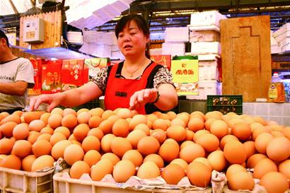 青島火箭蛋墜落價格滾回4時代 千噸豬肉投放價格穩定