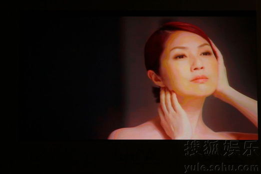 楊千嬅產后首露面 瘦身未成露雙下巴上圍暴漲