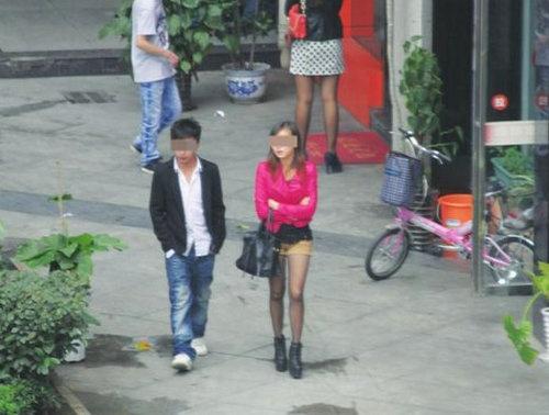 酒托女約見男網友 騙財現場被擒