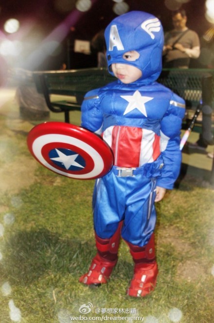 星二代萬(wàn)圣節(jié)大曬奇裝異服 柏芝兒子蜘蛛俠女兒最搶鏡