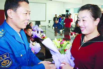 青島文明市民出爐 最美司機乘客入選 青島文明市民出爐 最美司機乘客入選