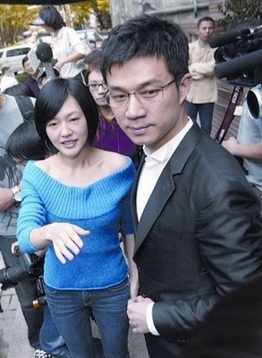 小S被揭開性愛派對 盤點遭狗仔曝光明星丑事