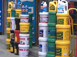 汽車防凍液市場亂象多 商家稱售假損傷發(fā)動機(jī)