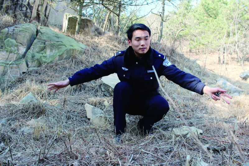 七旬翁浮山獨自遛彎遇險 七旬翁浮山獨自遛彎遇險