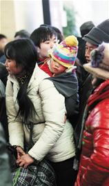 青島春運前小高峰持續三天 送客10萬