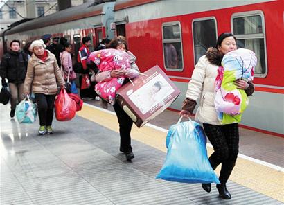 青島春運前小高峰持續三天 送客10萬