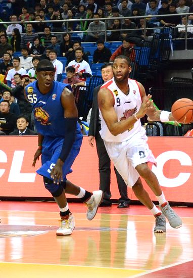 雙星兩個加時2分險勝天津 慘烈迎來5連勝 雙星兩個加時2分險勝天津 慘烈迎來5連勝