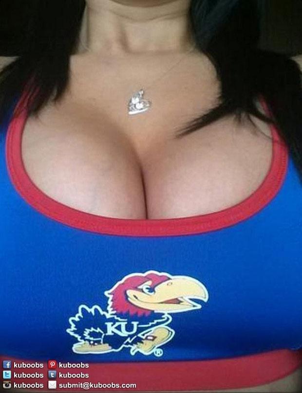 美大學(xué)生曬乳溝激勵(lì)球隊(duì) 眾人效仿豪乳“琳瑯滿目”