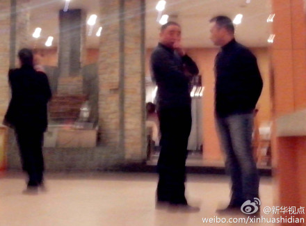 新華社記者河南暗訪公款吃喝遭非法扣押 新華社記者河南暗訪公款吃喝遭非法扣押