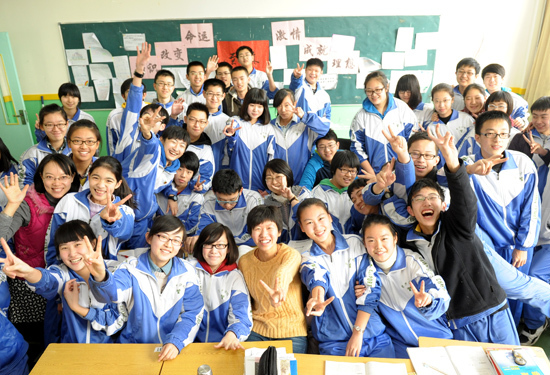 青大附中老師跳江南style激勵學生 青大附中老師跳江南style激勵學生