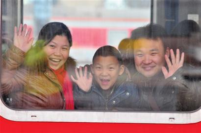 春運(yùn)首日青島送客10萬人次 春運(yùn)首日青島送客10萬人次