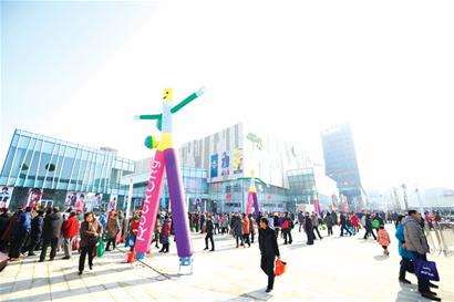 亞洲頂級河谷購物公園李滄納客 三足鼎立忙促銷 亞洲頂級河谷購物公園李滄納客 三足鼎立忙促銷