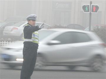 歸程霧擾“誤”聲一片 歸程霧擾“誤”聲一片