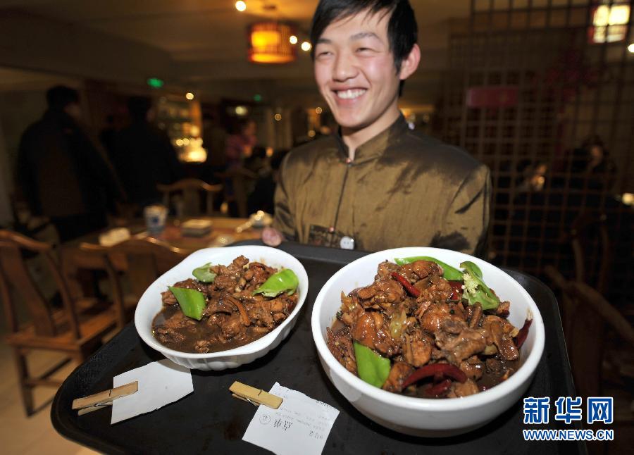 （城鄉熱點）拒絕舌尖上的浪費　各地多家飯店推出“半份菜”服務