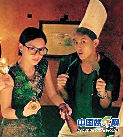 揭露艷照女星的后現代生活