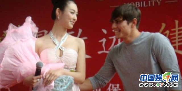 揭露艷照女星的后現代生活